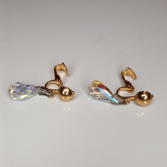 Vintage Sarah Coventry Aurora Borialis Crystal Drop Gold Tone Earrings - Picture 3 of 6